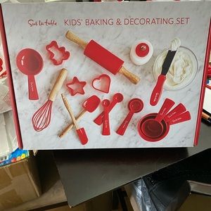 NWT - Kids 17pc Baking Set